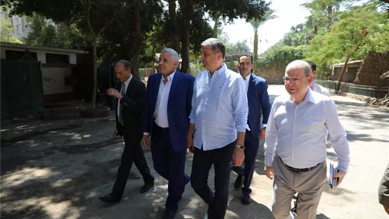 وزير الزراعة يتفقد أعمال التطوير بحديقة الحيوان