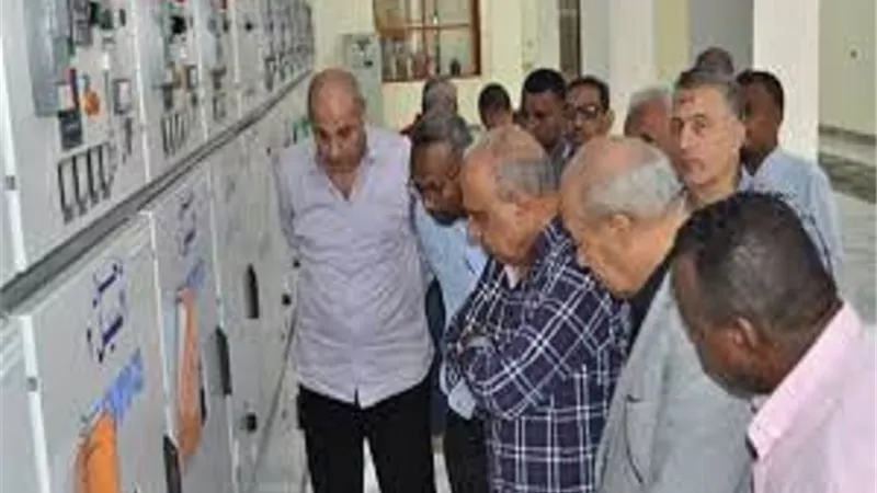عصمت يتفقد مشروعات الجنوب ويفتتح مراكز خدمة عملاء