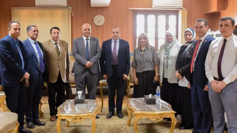 رئيس جامعة بني سويف يستقبل وفد وزارة المالية