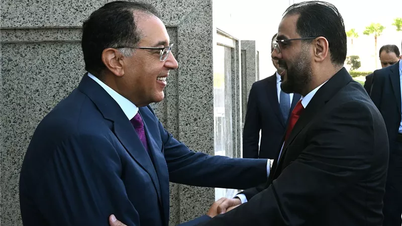 رئيس الوزراء يستقبل حماد وبلقاسم بمقر الحكومة في العلمين الجديدة