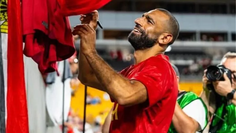 تشكيل ليفربول أمام إشبيلية.. محمد صلاح يقود الهجوم