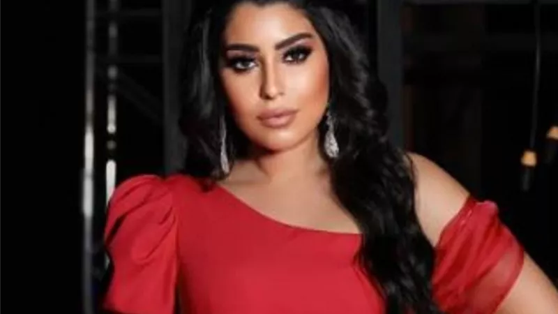متابع يوجه سؤالا لـ ايتن عامر .. والفنانة : 