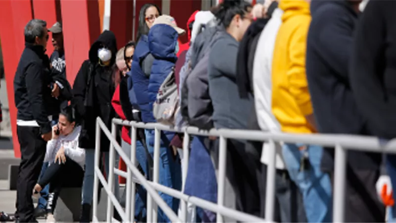 معدل البطالة بين الشباب حول العالم يسجل أدنى مستوياته في 15 عامًا