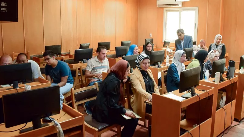 توافد طلاب الثانوية لتسجيل الرغبات بجامعة بنى سويف