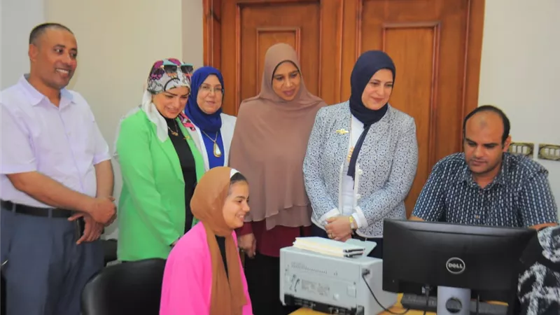 كلية التربية النوعية بجامعة كفر الشيخ تفتح معامل الحاسب الآلى