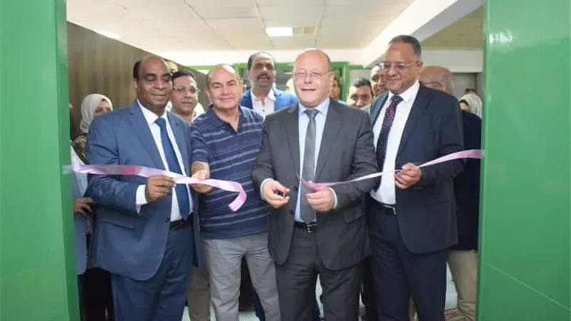النعماني يفتتح وحدة فحوصات العيون بمستشفى سوهاج الجامعي