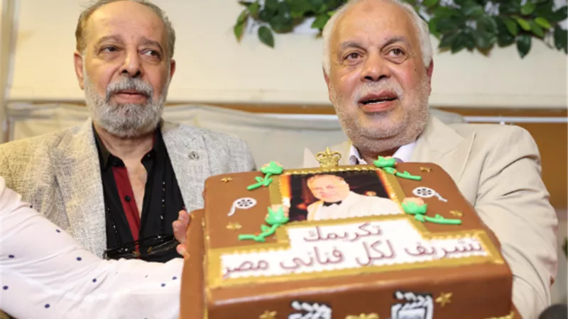 أشرف زكى يوجه رسالة شكر لـ أحمد السقا