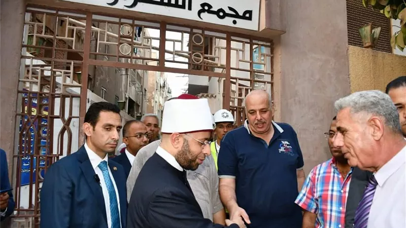 وزير الأوقاف يتفقد ترميم مقبرة ضريح الإمام محمد متولي الشعراوي