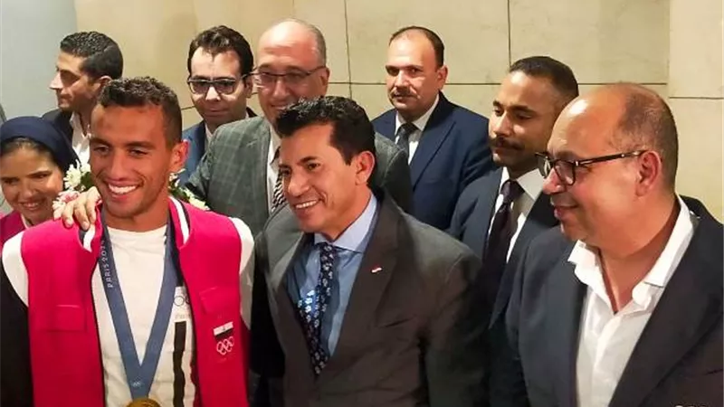 وزير الشباب لأبطالنا فى الأولمبياد: رفعتم علم مصر واستحققتم تهنئة القيادة السياسية
