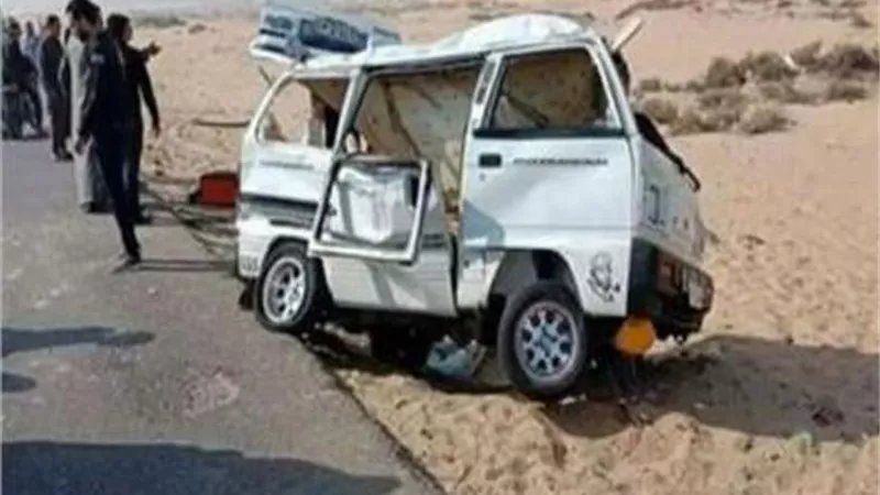 إصابة 6 في انقلاب سيارة ميني باص بمركز إدفو