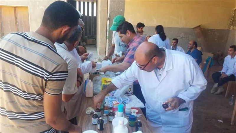 جامعة القناة توجه قافلة طبية لقرية الرائد بالسويس
