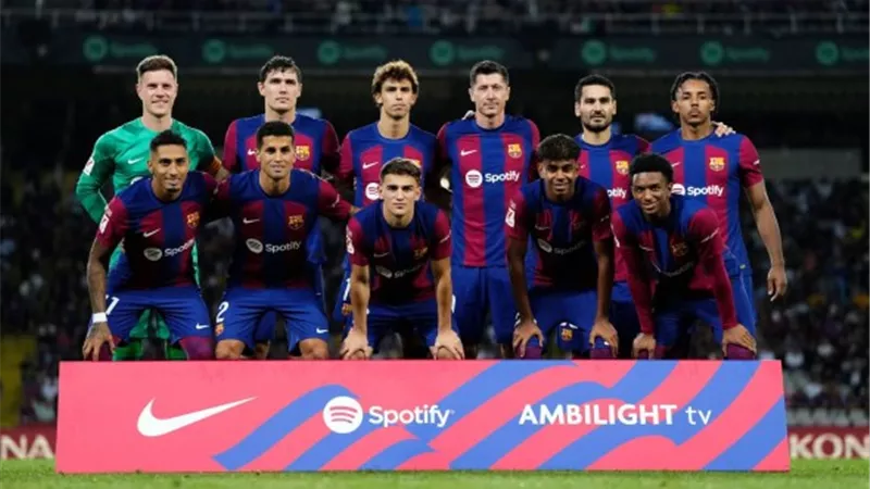 مقابل 28 مليون يورو.. برشلونة يرفض رحيل مهاجم الفريق