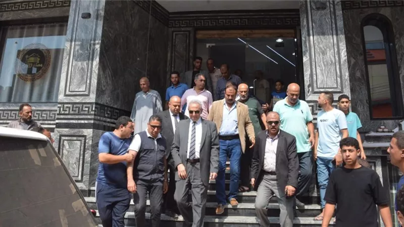 محافظ الغربية في جولة مكبرة بقرية كتامه إحدى قلاع صناعة الأثاث