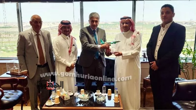 فتحي يبحث مع رئيس مجموعة طيران ناس تعزيز التعاون لجذب السياحة
