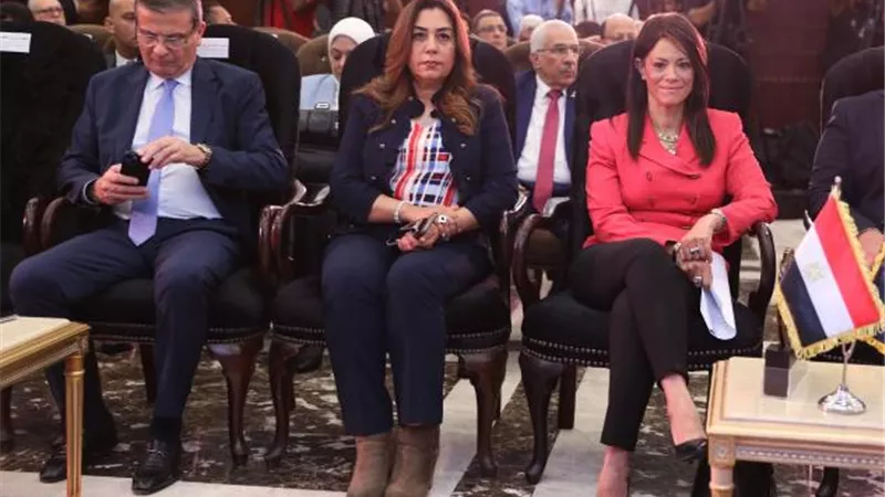 وزيرة التنمية المحلية: توزيع حوافزسندات الكربون للمزارعين في 18 محافظة