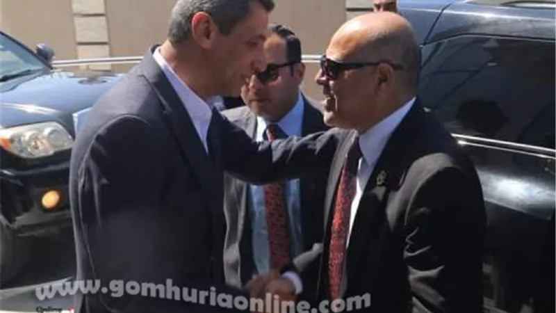 محافظ السويس يستقبل وزير العمل بمكتبه لبحث عدد من الملفات