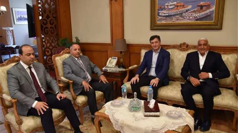 حبشي يلتقي مسئولي شركة إيني الإيطالية لبحث التعاون