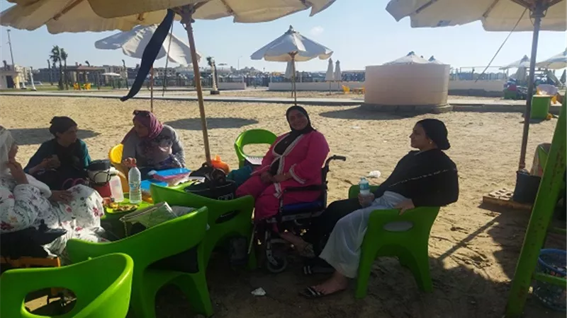لاعبو الحرية سعداء بأول شاطيء للمعاقين في مصر