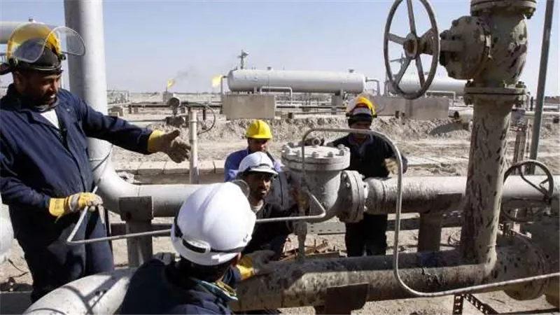 العراق يوقع عقود تطوير 13 منطقة استكشافية للنفط والغاز
