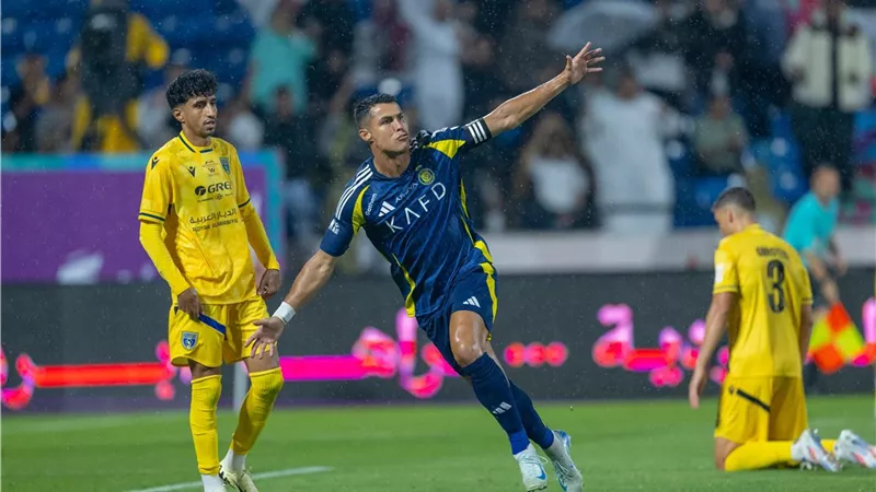 النصر يهزم التعاون ويصعد لملاقاة الهلال بنهائى كأس السوبر السعودى