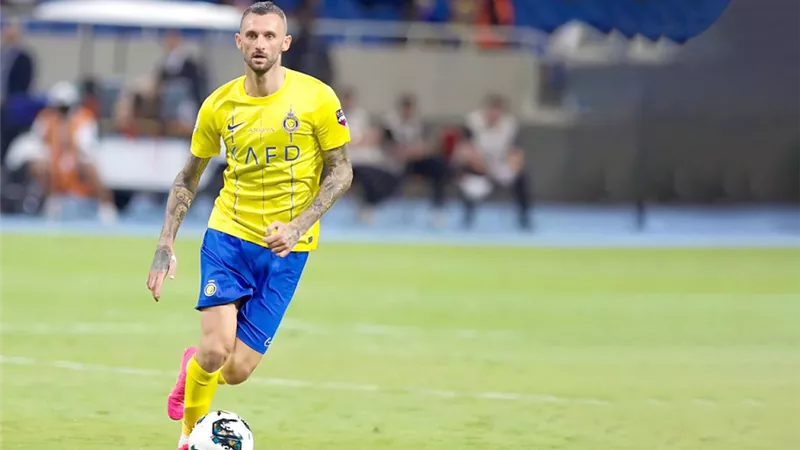 شاهد .. غضب بروزوفيتش لاعب النصر بعد طرده بالبطاقة الحمراء