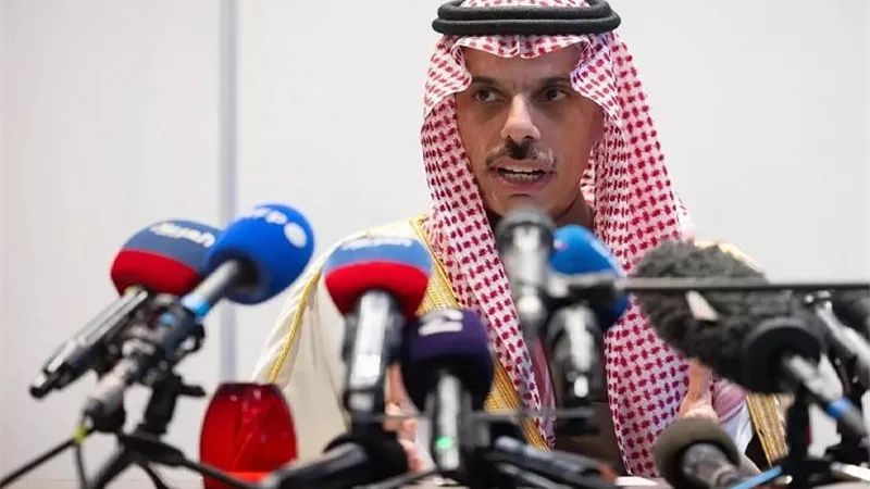 وزيرا خارجية السعودية وقبرص يبحثان الأزمة في قطاع غزة