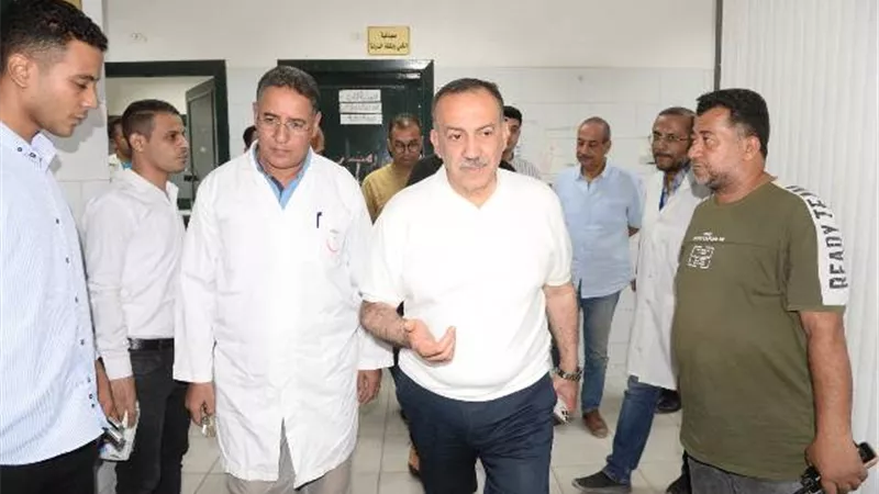 محافظ أسيوط يتفقد مستشفى أبنوب المركزي لمتابعة المنظومة الصحية