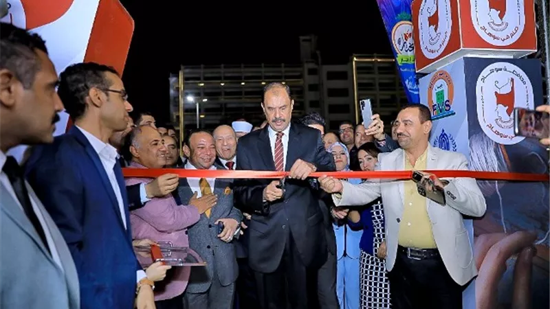 سراج يفتتح معرض 