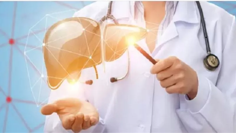 دراسة تحذر .. الكركم والشاي الأخضر يمكن أن يصيبا الكبد بالتسمم