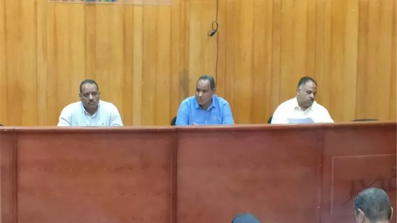 رئيس مدينة اسنا يبحث شكاوي المواطنين في لقاء اليوم المفتوح