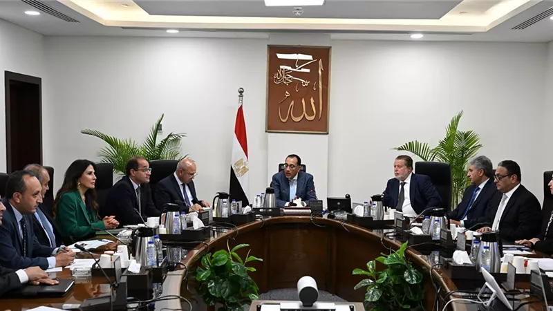 رئيس الوزراء يتابع الإجراءات التنفيذية لمبادرات دعم القطاعات الإنتاجية