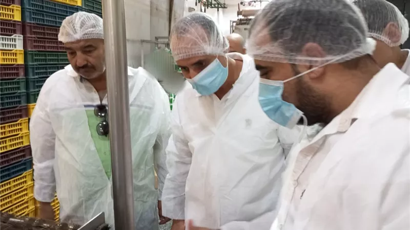 مديرالصحةيترأس حملةعلى منشآت العاشر ويضبط ويعدم٥ طن أغذية