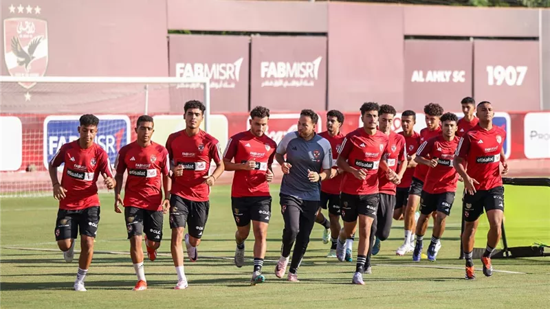 الأهلي يواصل تدريباته استعدادًا لمباراة مودرن سبورت بالدورى