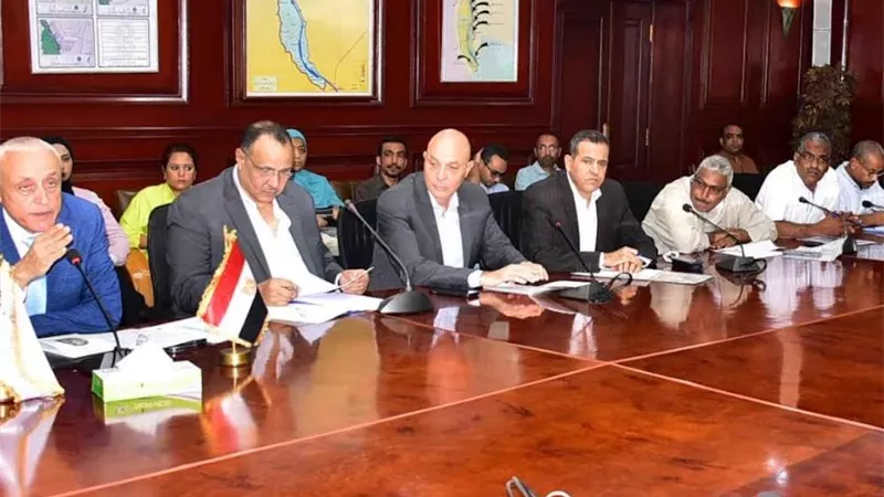 حصر وتحديد ملفات التصالح فى مخالفات البناء بالأقصر