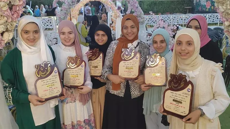 مستقبل وطن مشتول السوق يوزع 10رحلات عمرة