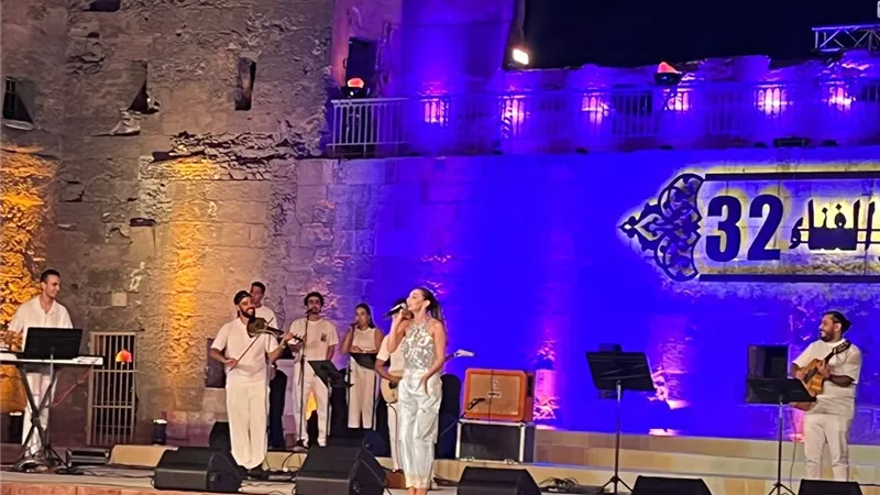 كارمن سليمان تضئ أول ليالي مهرجان قلعة علي مسرح المحكى..صور