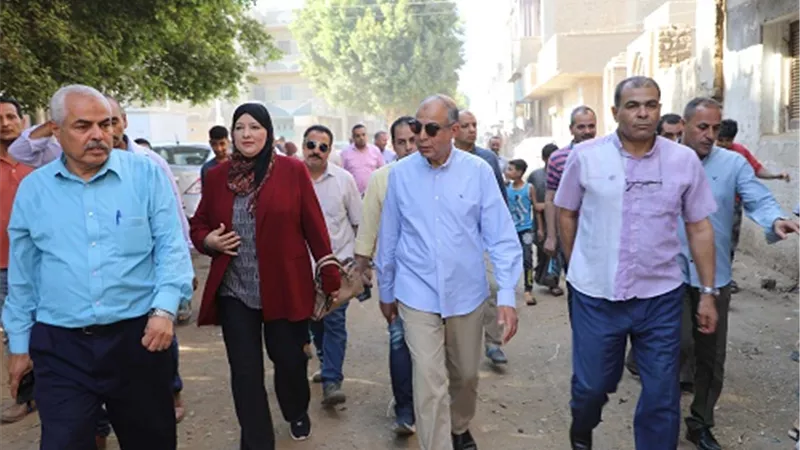 محافظ المنيا يقود حملة تموينية بديرمواس ويقرر غلق 3 مخابز مخالفة