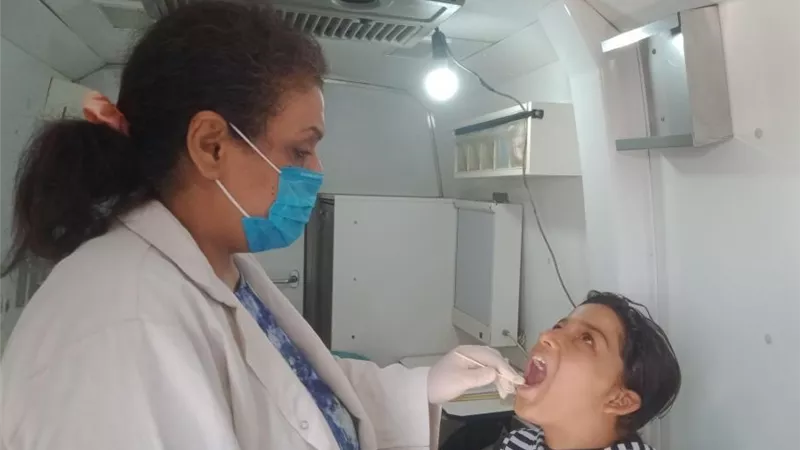 الكشف على ٢١٢٠ مريضا فى قافلتين ببنى سويف