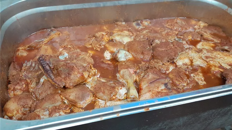 ضبط ٧٤ كيلو لحوم ودواجن فاسدة بالأقصر ..صور
