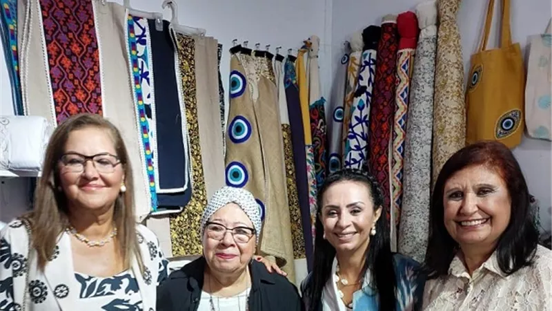 نائب رئيسةالقومي للمرأة يشيد بمنتجات معرض الأسرة المصرية بالعلمين