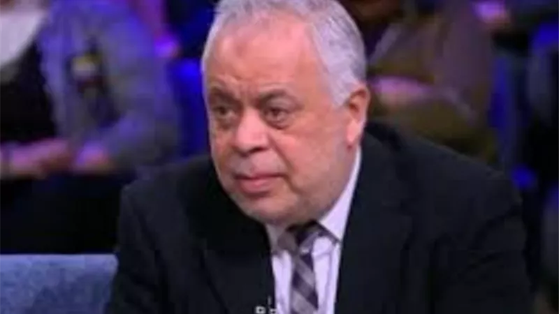 أشرف زكي ينعى رحيل الفنان محمد بسيوني