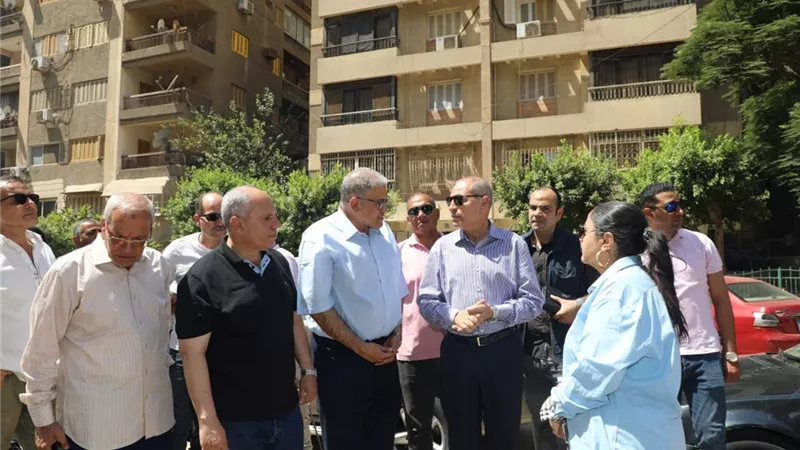 إزالة ٤ ادوار مخالفة بعقار بحى شرق مدينة نصر