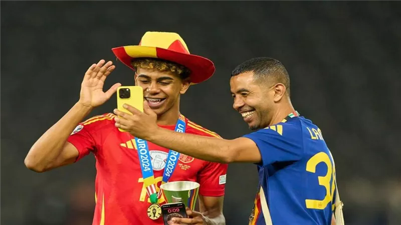 موقف لامين جمال من المشاركة مع برشلونة ضد فالنسيا