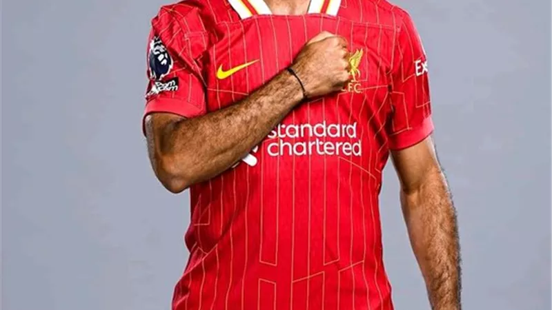 شاهد احتفالية محمد صلاح للموسم الجديد في جلسة تصوير لاعبي ليفربول