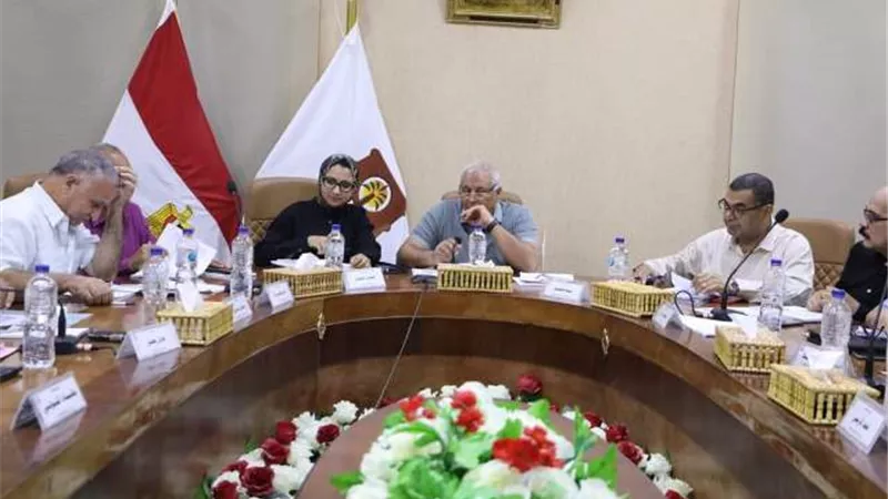 الزملوط: سحب اراضي النخيل والحرير من غير الجادين بالوادى الجديد