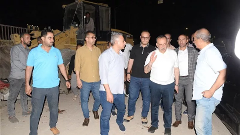 محافظ أسيوط يتفقد أعمال النظافة ورفع الاشغالات بشارع الجمهورية