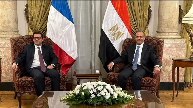 بدء جلسة مباحثات مغلقة بين وزيري خارجية مصر وفرنسا بقصر التحرير