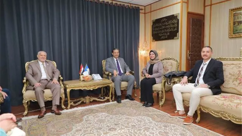 محافظ دمياط يستقبل ممثلى نقابة أطباء العلاج الطبيعى