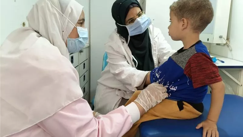الكشف الطبى على 1374 مواطنا بقرية الخيارى بالمنيا