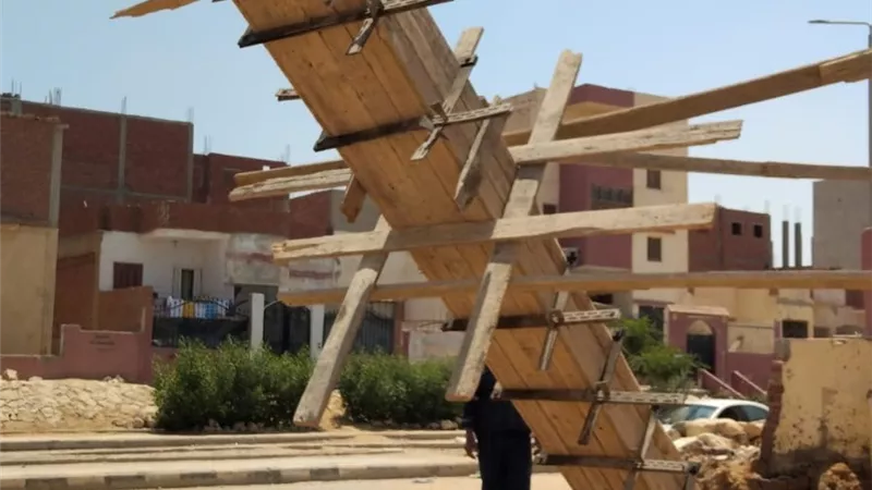 جهاز مدينة العاشر يشن حملة لإزالة التعديات في منطقة ابن بيتك